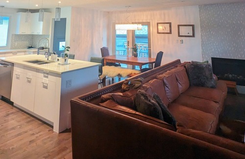 Canyon Meadows House | Gateway to the Rockies