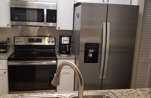 Saint Simons Island Condo | Gateway to the Village