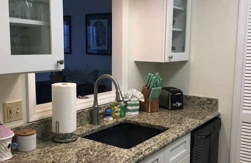 Saint Simons Island Condo | Gateway to the Village