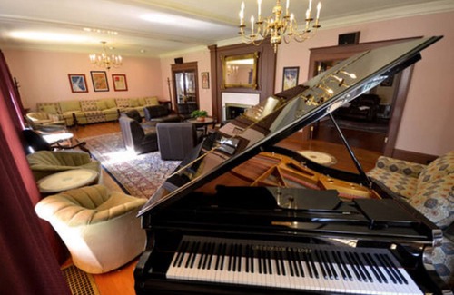 Lenox Hotel | Gateways Inn & Restaurant