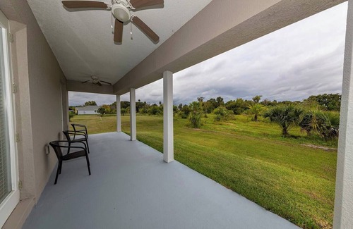 Oviedo Cottage | Gator Cove: Quaint 2-bedroom, 1-bath cottage, sleeps 4. Great for a peaceful retreat.