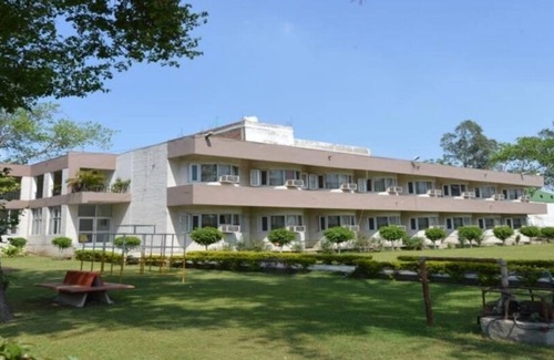 Bahadurgarh Hotel | Gauriyya Tourist Resort