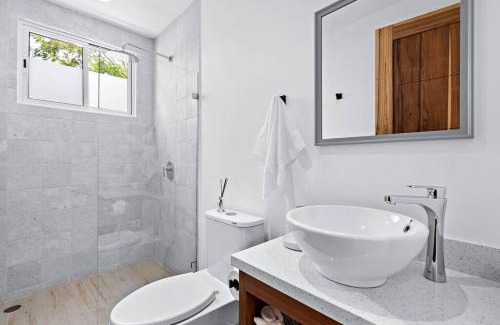 Tamarindo Apartment | Gav5 New Modern Condo Walking Distance to Beach