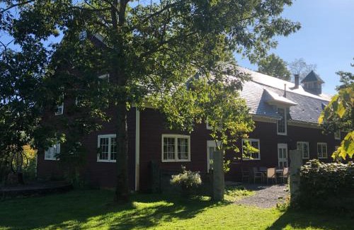 New Marlborough Hotel | Gedney Farm