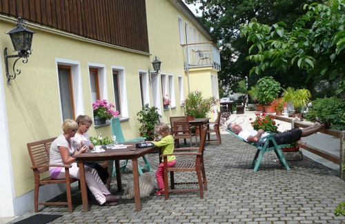 Schwarzenbach am Wald Apartment | Gemühtliche, aus Kiefer-Massivholz eingerichtete Fereinwohnung