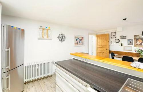 Rotherbaum Apartment | Gemütliche 3-ZKB WC SouterrainWohnung in Bestlage