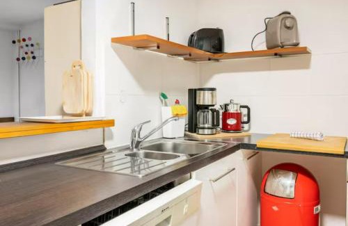 Rotherbaum Apartment | Gemütliche 3-ZKB WC SouterrainWohnung in Bestlage