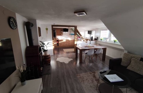 Burgthann Apartment | Gemütliche 5 Pers. Fewo Steinbach