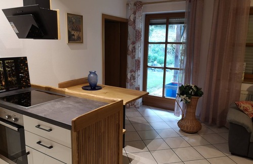 Altenkunstadt Apartment | Gemütliche Ferienwohnung (40qm) mit Terrasse & Garten