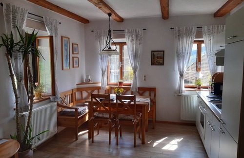 Sankt Peter in der Au Apartment | Gemütliche Ferienwohnung mit Voll Ausgestatteter Küche