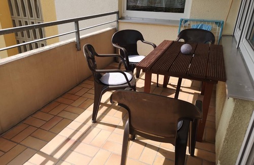 Niederwerrn Apartment | Gemütliche Ferienwohnung für bis zu 6 Personen mit Balkon