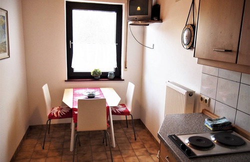 Stetten Apartment | Gemütliche Ferienwohnung (45m2) mit Terrasse im alten Winzerort