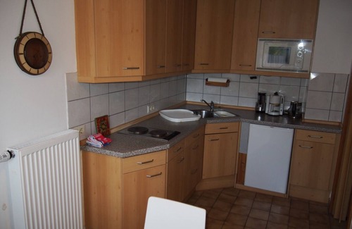 Stetten Apartment | Gemütliche Ferienwohnung (45m2) mit Terrasse im alten Winzerort