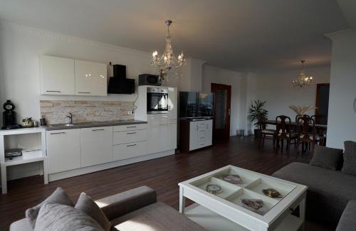 Region Hannover District Apartment | Gemütliche Unterkunft für bis zu 11 Personen.