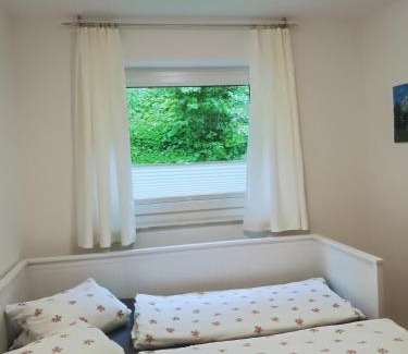Thumersbach Apartment | Gemütliche Wohnung 10 Minuten vom See entfernt