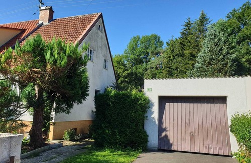 Hochzoll-Sud House | Gemütliche Wohnung mit Einem Großen Garten Direkt am Kuhsee, Augsburg
