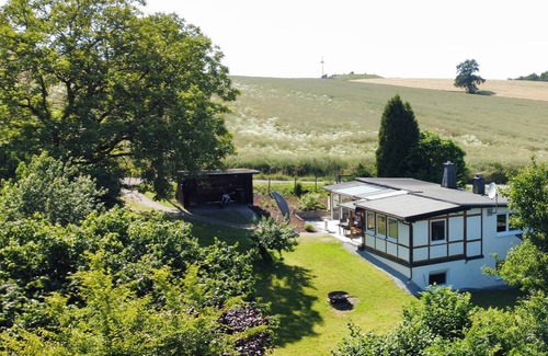 Meschede House | Gemütliches Ferienhaus am Hennesee mit Terrasse und Ausblick in die Natur