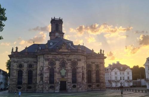 Saarbruecken House | Gemütliches Gästezimmer in der Saarbrücker Innenstadt