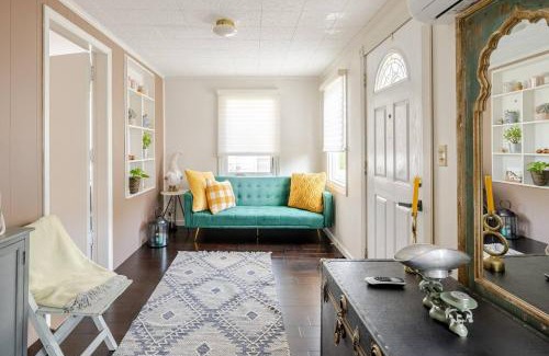 Stamford Villa | Gem by the water with firepit & all fenced backyard 2 Bedrooms