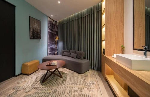 Minhang Hotel | GEM Hotel Shanghai Hongqiao Hub National Exhibition Center North Shenchang Road
