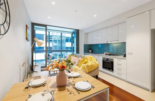 South Yarra Apartment | Gem in the heart of South Yarra