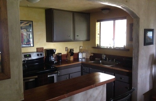 Carmel Apartment | Gem of an apartment with craftsman touches in a very lovely setting