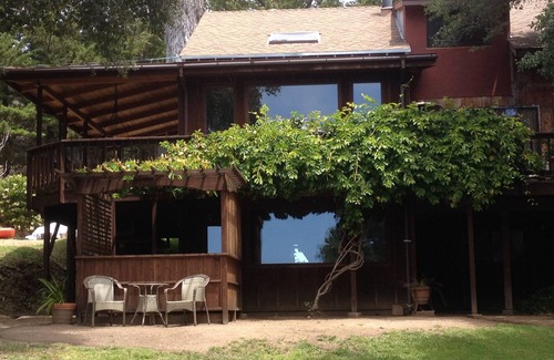 Carmel Apartment | Gem of an apartment with craftsman touches in a very lovely setting