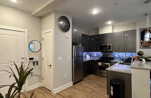 Bayonne Apartment | Gem Outside NYC - 1 Br Apt - Free Lot Parking - 20 Mins NYC/EWR - The Waterview