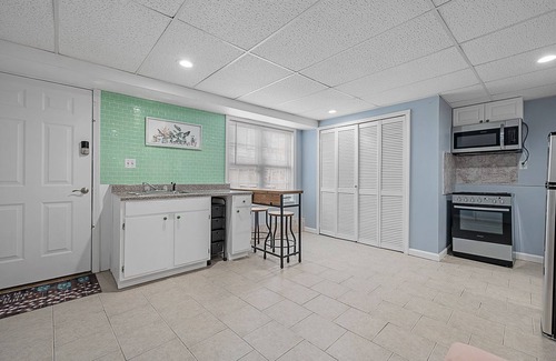 Central Business District Apartment | Gem Studio, Best value in Downtown Worcester