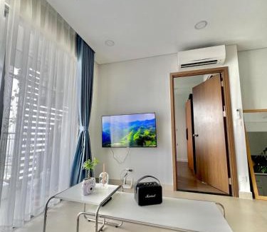 District 7 Apartment | GenBee Harbour View - Infinity swiming pool