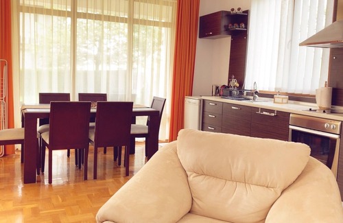Aheloy Villa | Generaator House