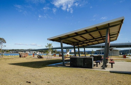 North Batemans Bay House | Generous 2-Bed Townhouse With A Private Balcony