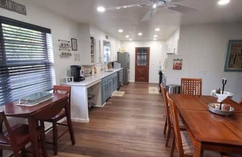 Anadarko House | Geneva's Get-Away