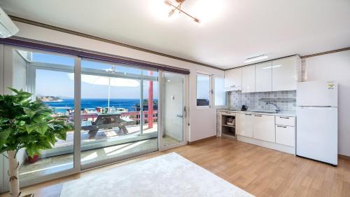 Sibang-ri House | Geojae Amor Family Pension