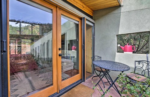 Canoncito Apartment | Geometric Glorieta Studio on 11 Picturesque Acres!