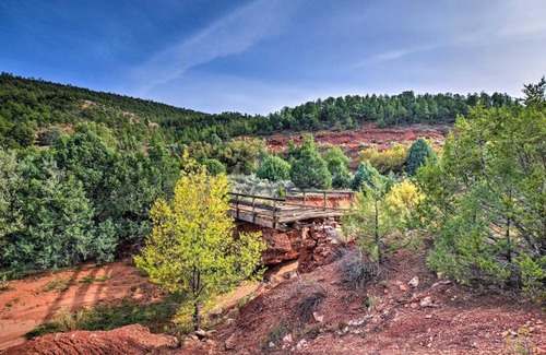 Canoncito Apartment | Geometric Glorieta Studio on 11 Picturesque Acres!