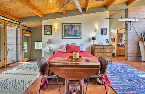 Canoncito Apartment | Geometric Glorieta Studio on 11 Picturesque Acres!