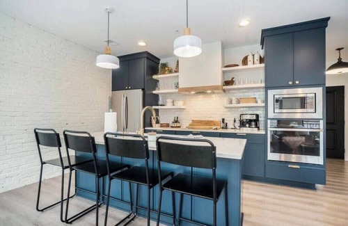 Holland Condo | George 201 Charming Condo on 8th w/Deck