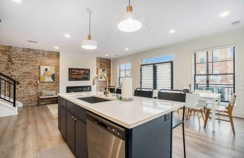 Holland Condo | George 201 Charming Condo on 8th w/Deck