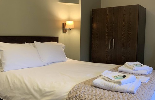 Tarvin Bed & Breakfast | George & Dragon