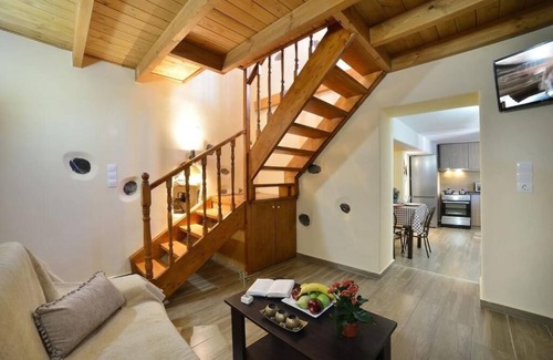Vatolakkos House | George & Helen's House