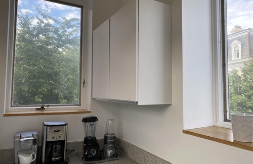 Georgetown Condo | Georgetown Sunny Modern 3rd Fl Apt