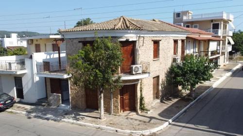 Filiatra Apartment | Georgia Kafira stone and marble traditional house