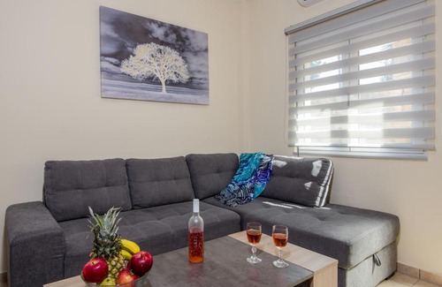 Pyrgos Psilonerou Apartment | Georgia's Apartment No2
