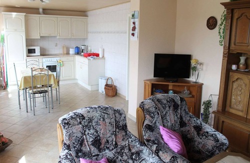 Kroepelin Apartment | Geräumige Ferienwohnung mit Garten in Brusow
