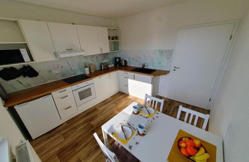 Schwerin Apartment | geräumige, moderne Ferienwohnung mit PKW- und Fahrradstellplatz - FeWo Nordland