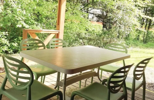 Vouneuil-sur-Vienne Ski Chalet | Geräumiges Chalet mit 3 Schlafzimmern und 2 Bädern 6 Personen