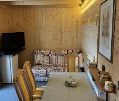 Diebach Apartment | Geräumiges Tiny Haus für 1 bis 8 Personen mit Infrarotkabine