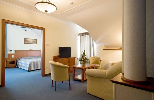 Lajosmizse Hotel | Geréby Kúria Hotel és Lovasudvar