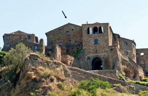 Civita di Bagnoregio House | Gerani Rossi